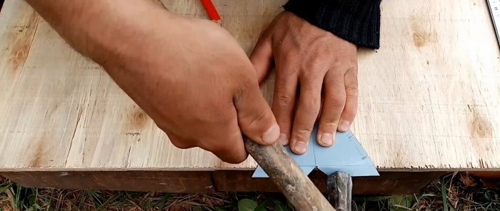 How to make a simple cord clamp from a piece of tin for smooth brick laying