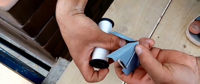 How to make a simple cord clamp from a piece of tin for smooth brick laying