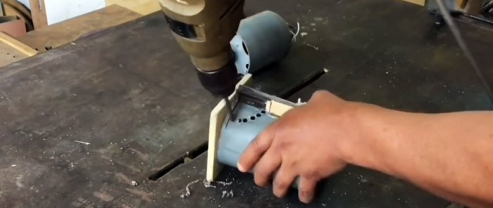 Paano gumawa ng isang hand router mula sa isang sirang blender