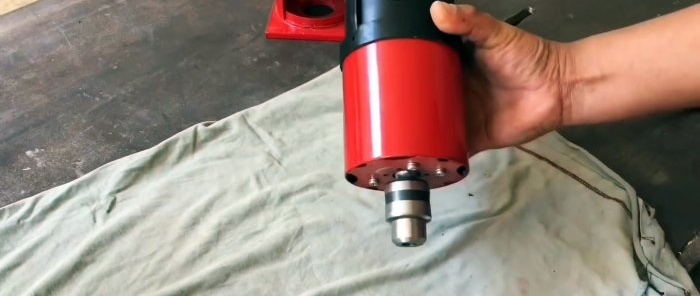 Paano gumawa ng isang hand router mula sa isang sirang blender