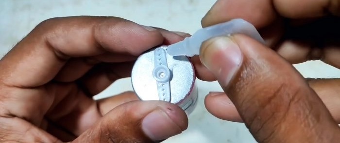 How to make a mechanical garland switch without knowledge of electronics