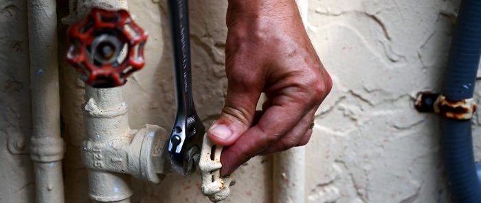 How to fix a valve leak with your own hands