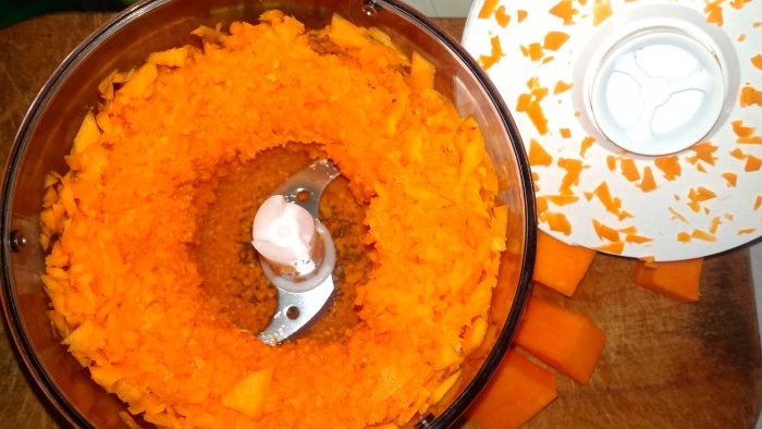 How to make raw pumpkin pancakes