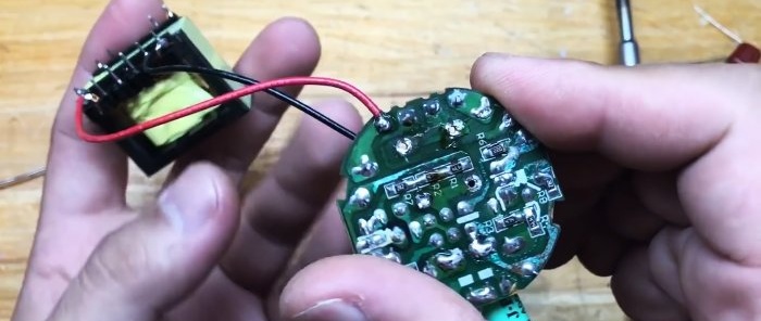 How to convert an energy-saving lamp into a 12 V power supply