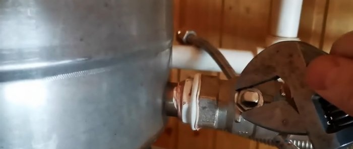 How to turn off a stuck ball valve