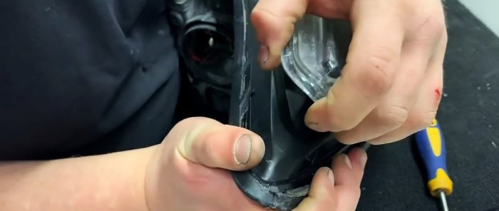 How to disassemble conventionally non-separable headlights