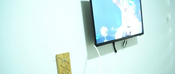 How to make a simple small-sized antenna for digital TV