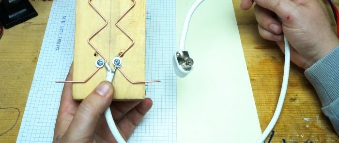 How to make a simple small-sized antenna for digital TV