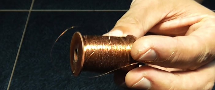 How to make an eternal flashlight without batteries from a syringe