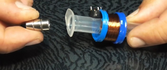 How to make an eternal flashlight without batteries from a syringe