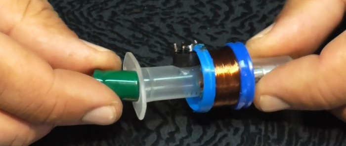 How to make an eternal flashlight without batteries from a syringe