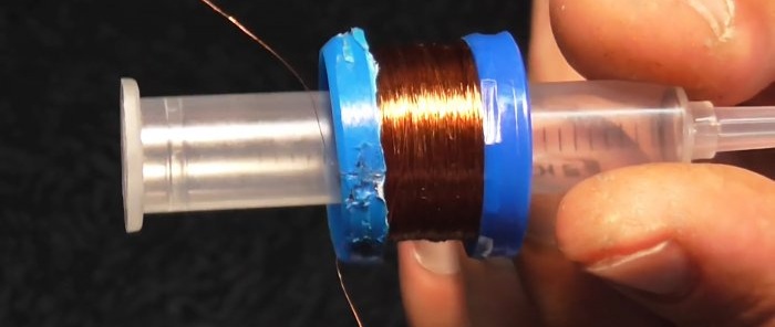 How to make an eternal flashlight without batteries from a syringe