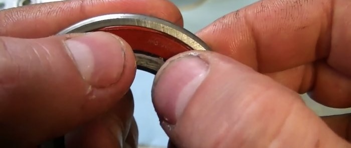 How to lubricate a sealed bearing