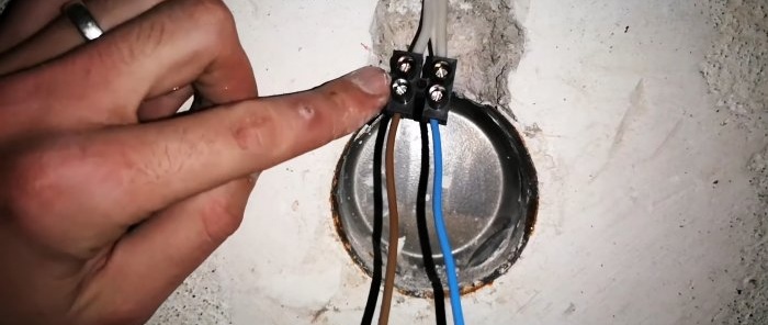 How to lengthen broken wires in a socket