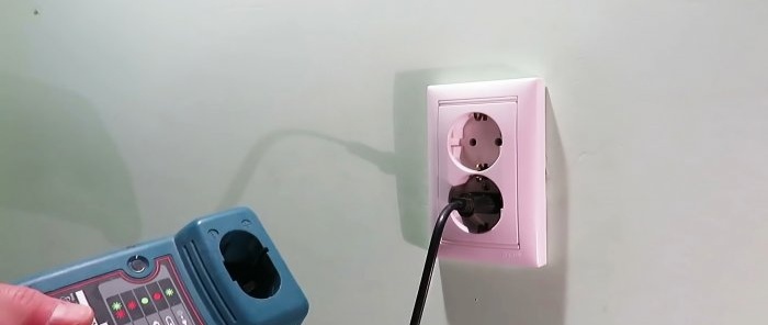 How to replace a CCCP socket with a modern one, extend short wires and secure a plastic socket box