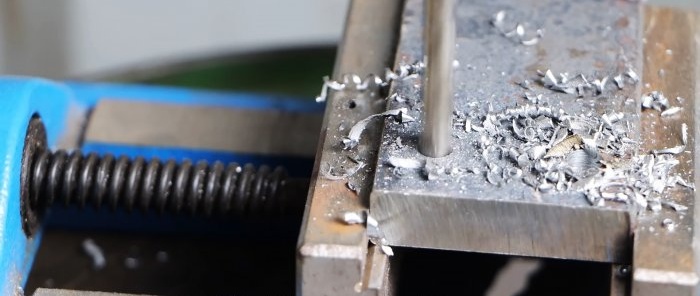 A simple machine for making fasteners with your own hands