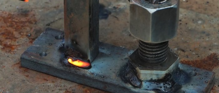 A simple machine for making fasteners with your own hands