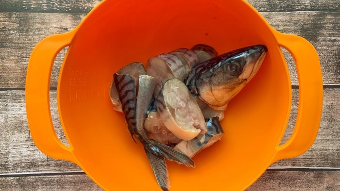 Mackerel in a fragrant marinade - an excellent snack in 2 hours