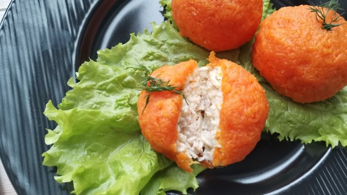 Tangerines with chicken cheese and garlic