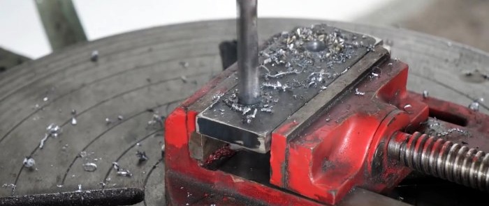 How to cheaply and quickly make a vice from profile remnants without welding