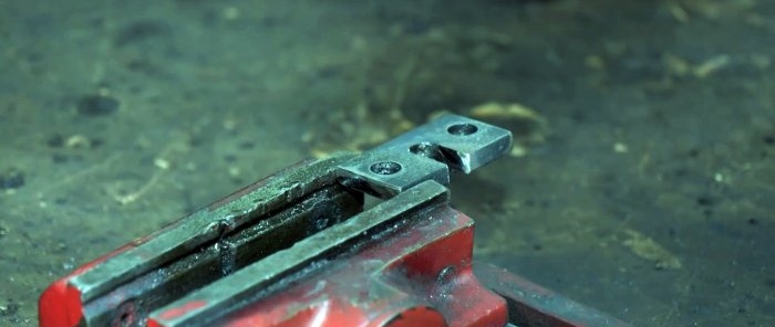 How to cheaply and quickly make a vice from profile remnants without welding