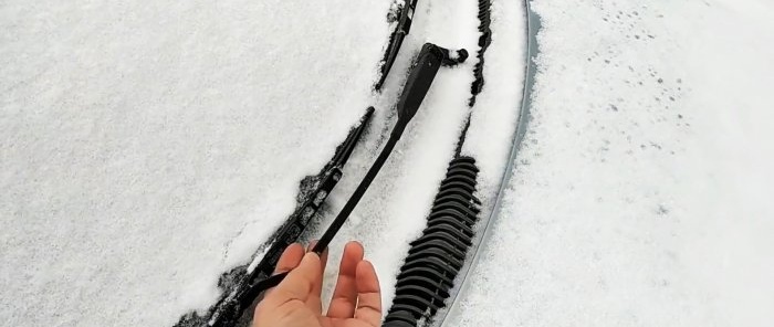 How to make a holder from a paper clip and forget about freezing windshield wipers