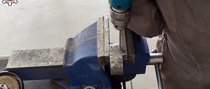 How to make a double bearing housing from available materials