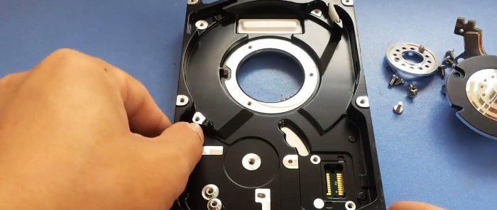 How to make a 12V induction cooker in an old hard drive case