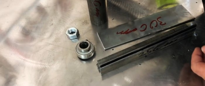 How to make a screw jack with your own hands