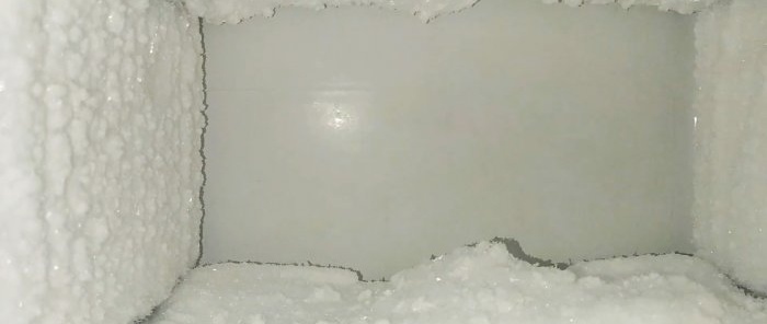 How to significantly reduce ice freezing in the freezer. Useful life hack for defrosting the refrigerator.