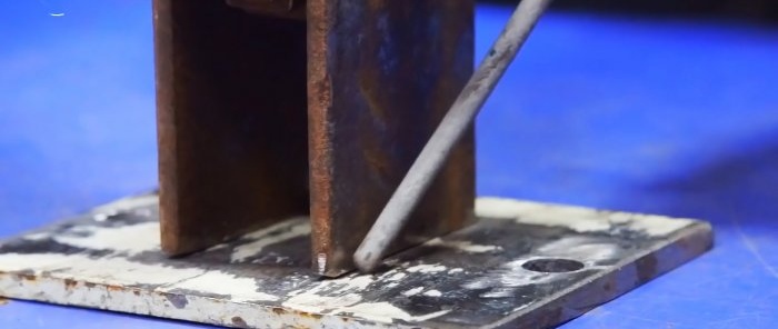 DIY hand sharpener made from old gears