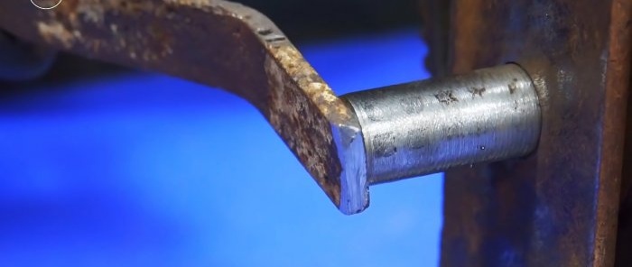 DIY hand sharpener made from old gears