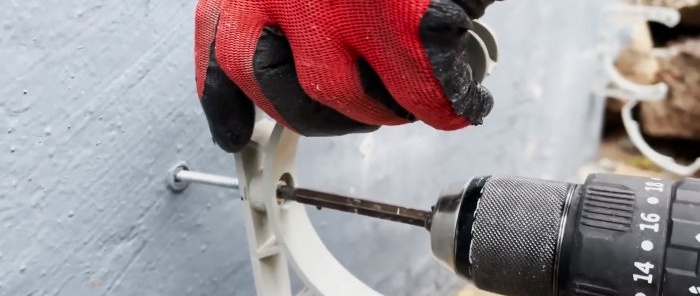 Convenient and simple bird feeder made from sewer pipes