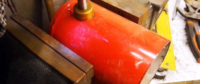 How to make a forge using a manual gas burner from a car fire extinguisher