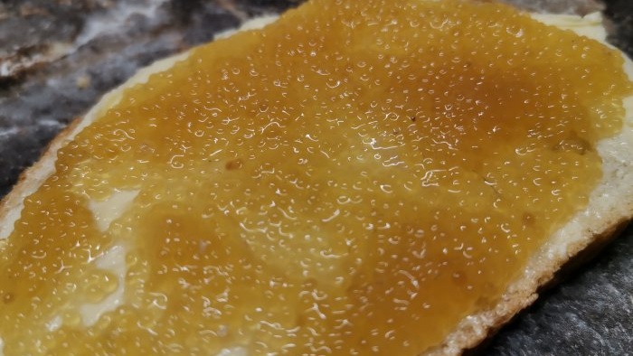 How to salt pike caviar