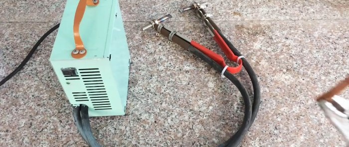 How to make a soldering and heating device from a microwave transformer