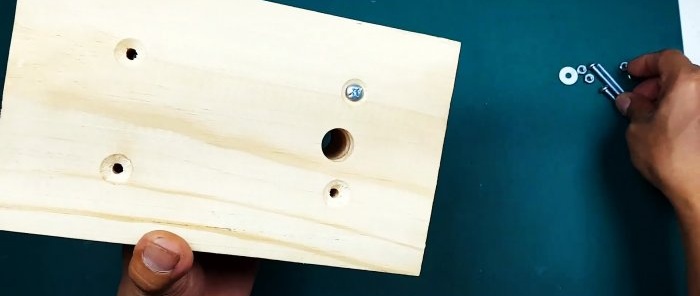 How to make a jigsaw from a manual jigsaw