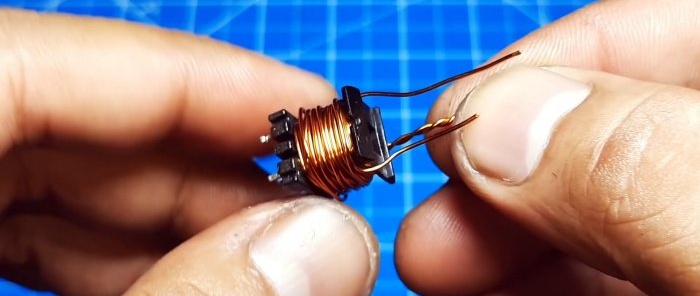 The simplest converter of 4 parts from 1.5 to 220 V