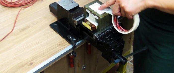 Homemade welding machine from microwave transformers with current control