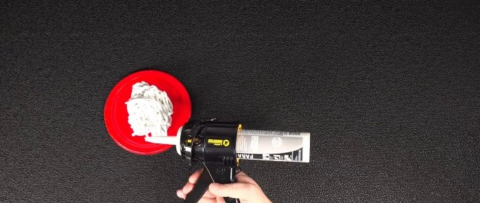 The most compact caulk gun without a rod