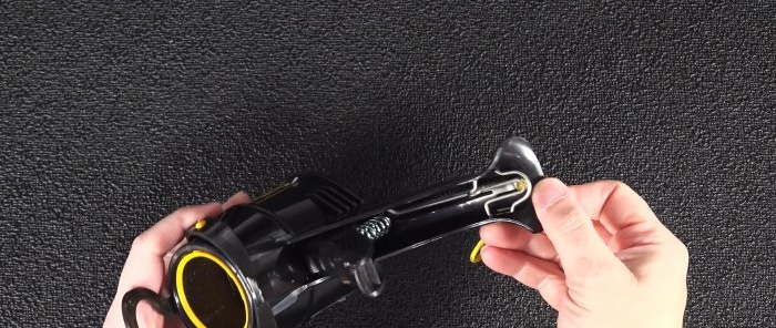 The most compact caulk gun without a rod