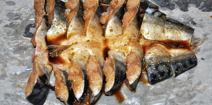 Mackerel in soy marinade in the oven