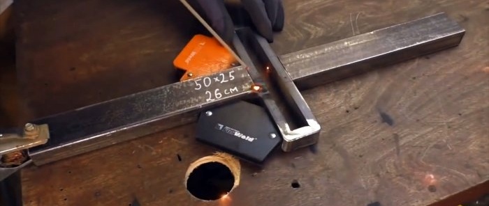 DIY electromechanical hacksaw based on a car hub