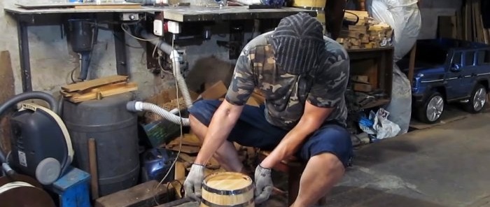 How to make a barrel from an old log