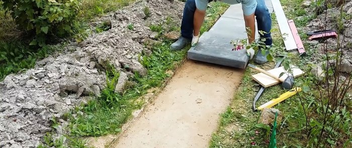 How to make an ideal garden path without steps and gaps from 500x500 mm paving slabs