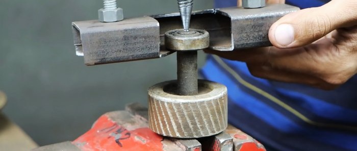 How to make a bearing puller from a piece of profile pipe