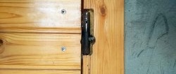 How to modify a hinge into an invisible gravity door closer