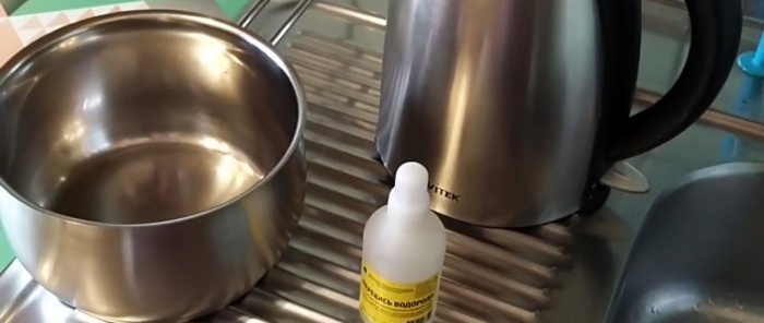 How and with what to quickly clean stains from stainless steel dishes