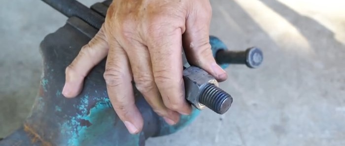 How to make a jack from a motorbike chain grinder gearbox and sprockets