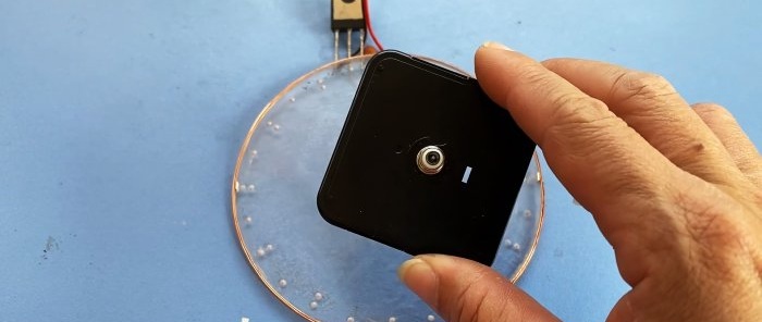 How to make an LED watch with wireless backlighting of hands and dial